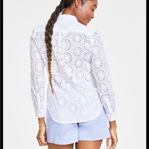 NWT ON 34th Bright White Eyelet Women’s Casual Shirt‎ Small